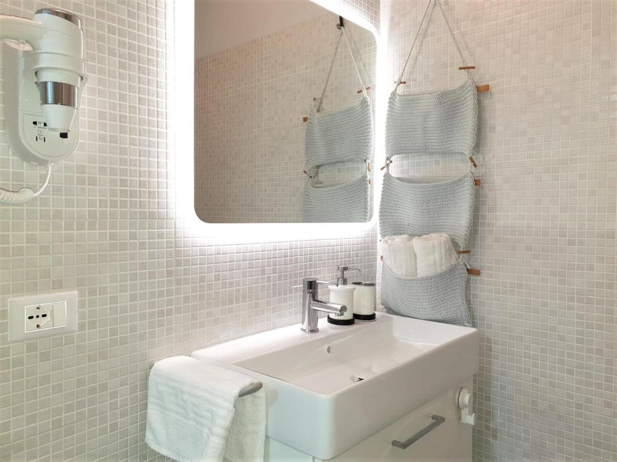 Azur Apartment Sirmione Exterior photo