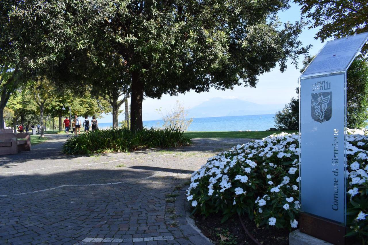 Azur Apartment Sirmione Exterior photo